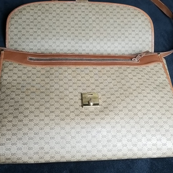 COPY - Vintage Gucci Briefcase - Picture 6 of 16